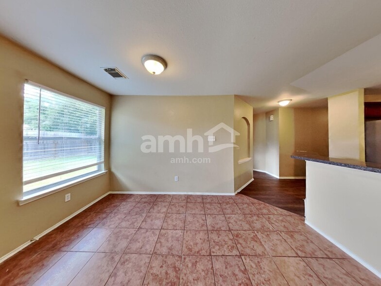 Building Photo - 631 Gateship Dr