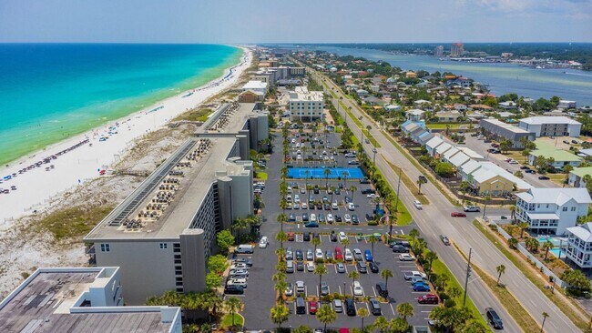 Building Photo - Views! Gorgeous, upgraded penthouse condo at The Breakers