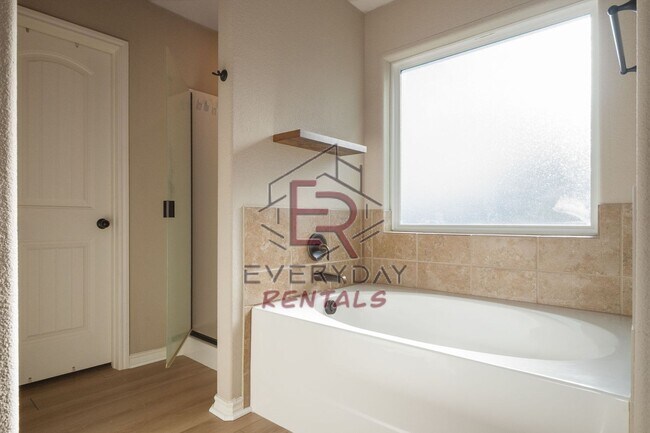 Building Photo - 6708 Oliver Loving Dr