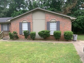 Building Photo - COMING SOON! MOVE IN SPECIAL- $0 SECURITY ...