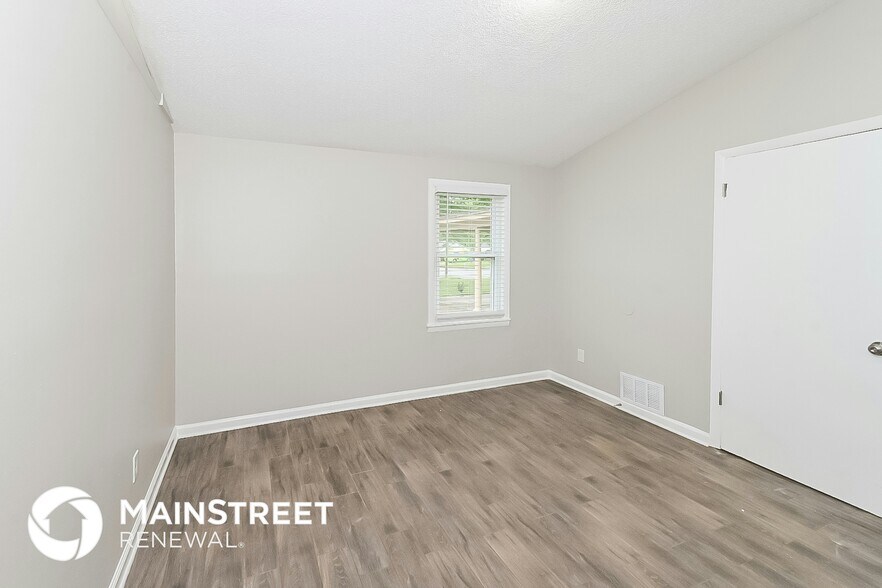 Building Photo - 2943 Brandale St