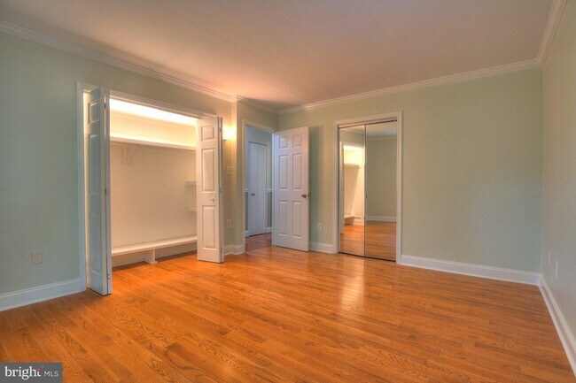 Building Photo - 2405 Earlsgate Ct