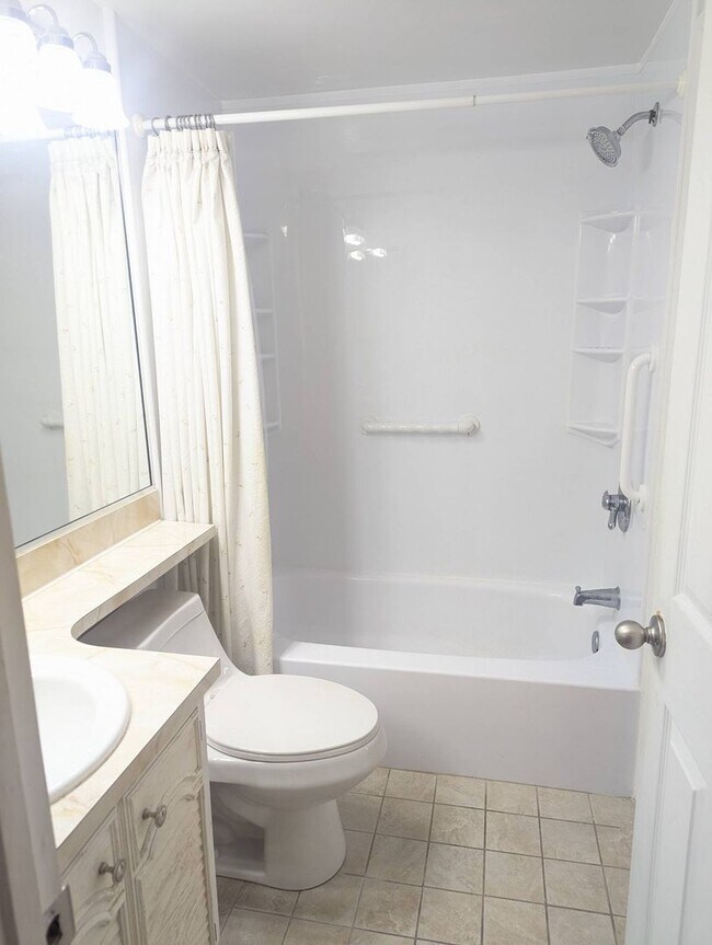 Building Photo - 2BR MORGANDALE CONDO AVAIL. IMMED!!