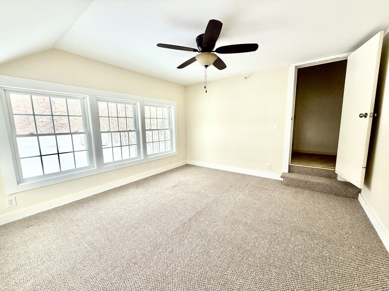 Building Photo - 278 Main St