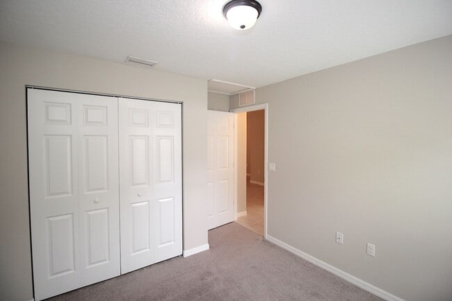 Building Photo - Roomy 3 Bed 2 Bath 1 Car Grg Home for rent...