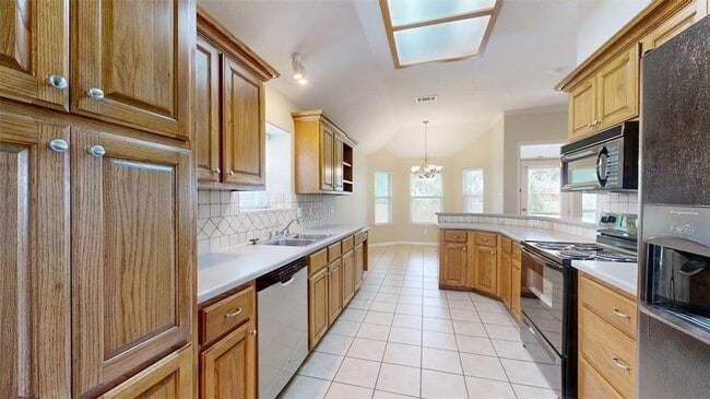 Building Photo - 2350 Kendal Green Cir