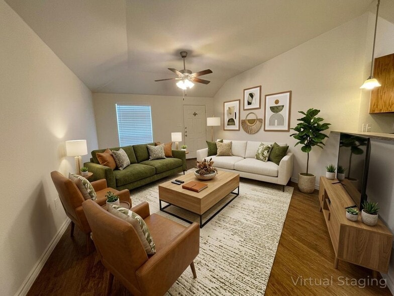 Building Photo - 1525 Justin Lp