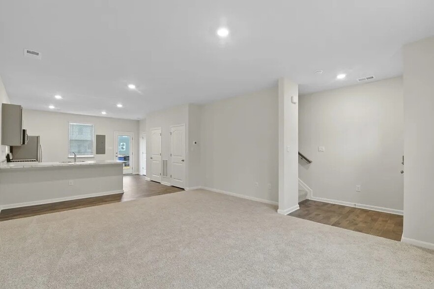 Building Photo - 23 Huckleberry Dr