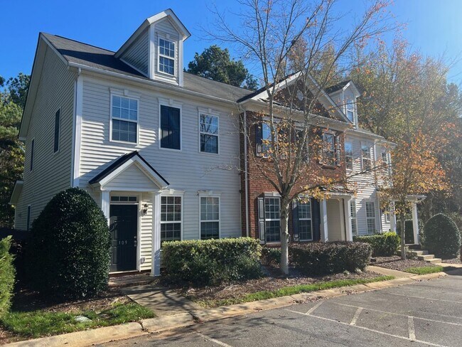 Primary Photo - Come take a look at this end unit 3 bedroom, 2.5 bath townhouse located in very desirable FORT MI...