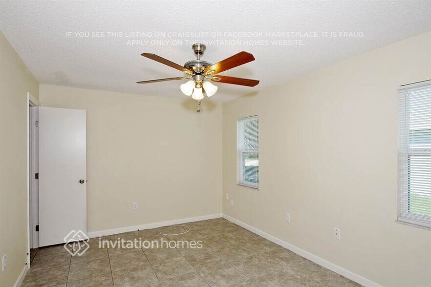 Building Photo - 3167 Windchime Cir S