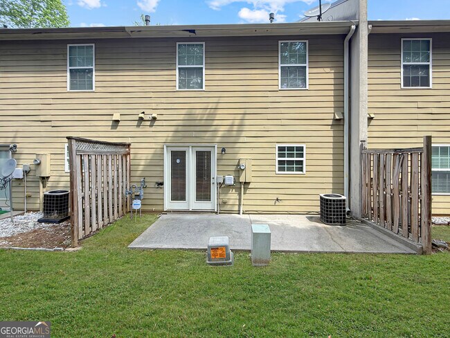 Building Photo - 1645 Southgate Mill Dr