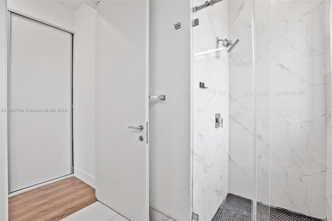 Building Photo - 6146 SW 36th Ct
