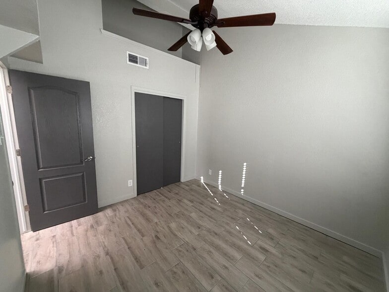 Building Photo - 4724 Loma de Cobre Dr