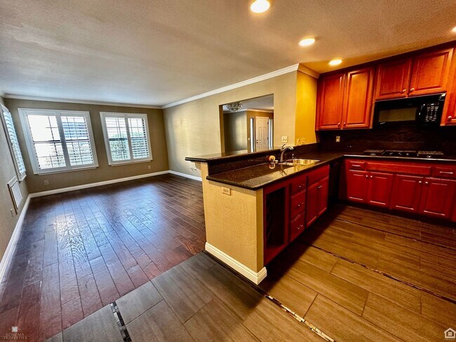 Building Photo - Attractive 3bd/2.5ba Townhouse in Sonoma Greens!