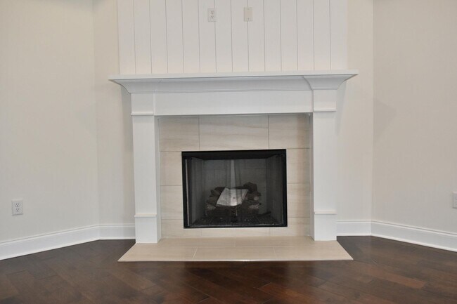 Building Photo - Townhouse for Rent in Hixson