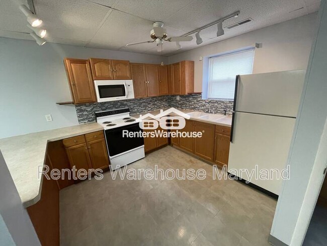 Building Photo - 2621 Fallston Rd