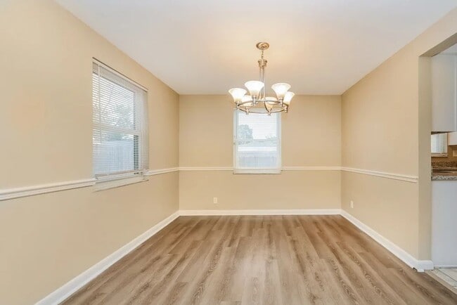 Building Photo - 1701 Village Ct