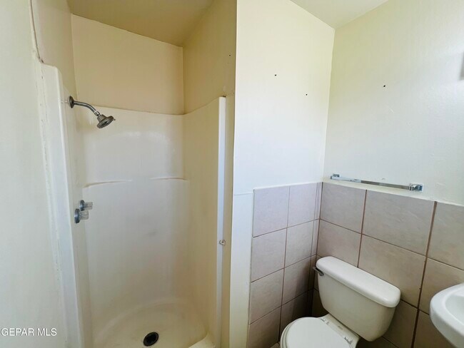 Building Photo - 356 Ridgemont Dr