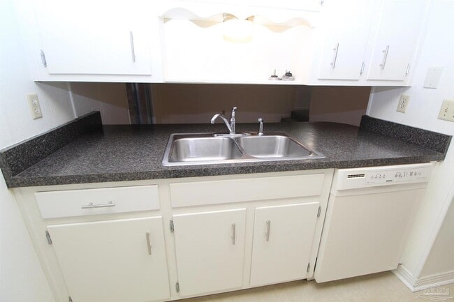 Building Photo - 6322 Harvard Ct