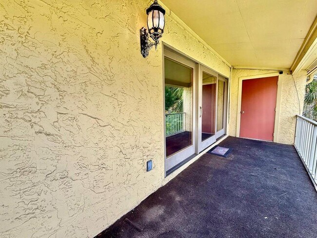 Building Photo - 7612 Camarina Calle