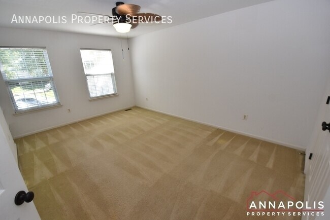 Building Photo - 2808 Traxler Ct