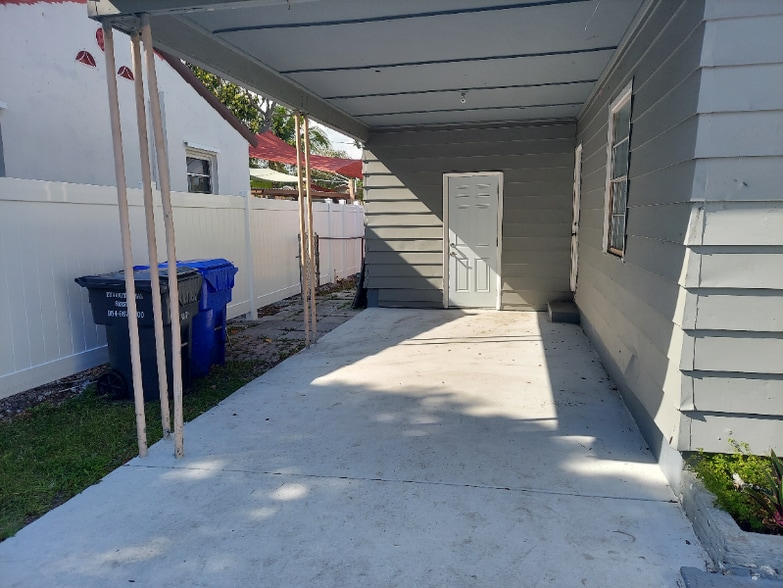 Building Photo - 2513 Grant St