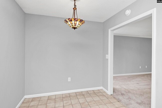 Building Photo - 5516 Lakeshore Dr