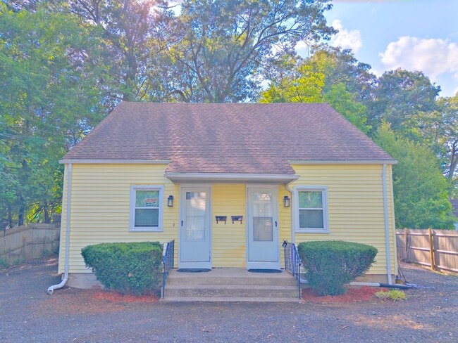 Building Photo - 8 Howard Ct