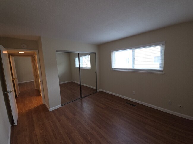 Building Photo - 1331 Castlemont Ave