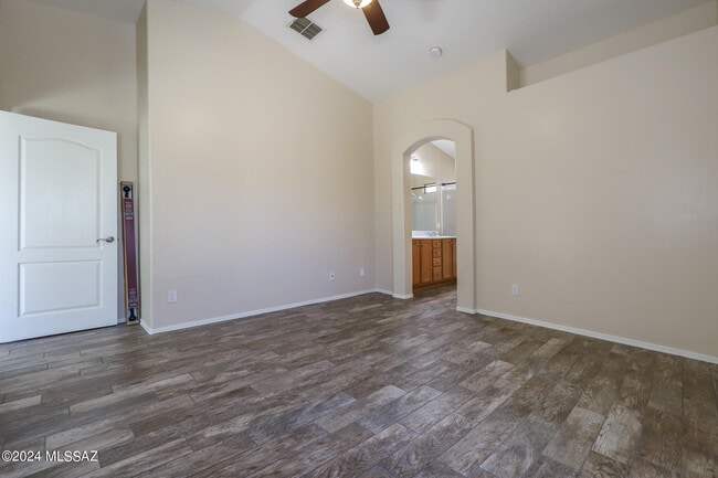 Building Photo - 10457 E Oakbrook St