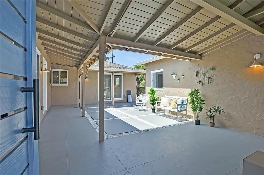 Building Photo - 992 Fairfield Ave