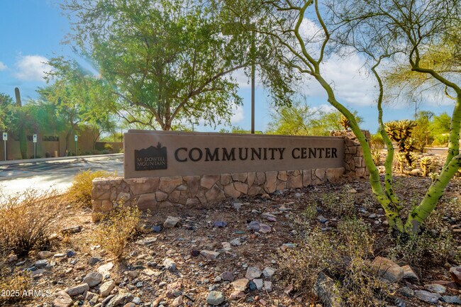Building Photo - 10875 E Mirasol Cir