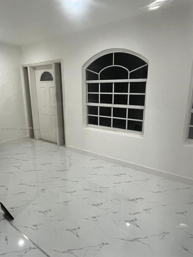 Building Photo - 2138 Amstead St