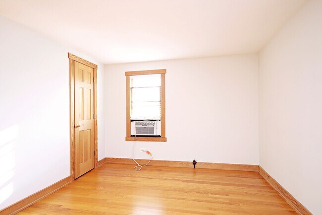 Building Photo - Updated Locust Grove Home