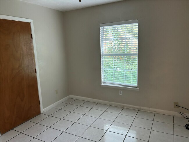 Building Photo - 15407 La Loma Dr