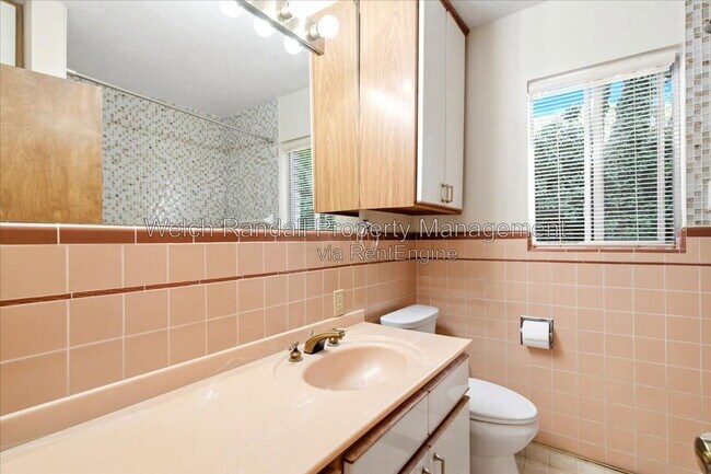 Building Photo - 5070 Doren Dr