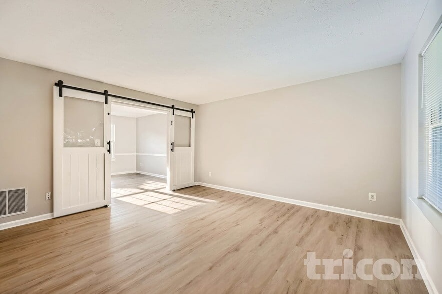 Building Photo - 3806 Longley Rd