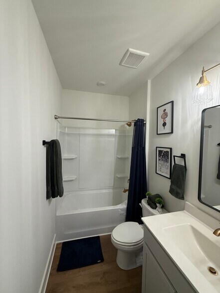 Building Photo - 1276 Longreen Ter NW