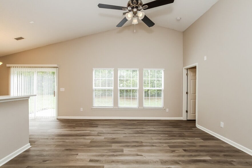 Building Photo - 128 Bosburg Dr