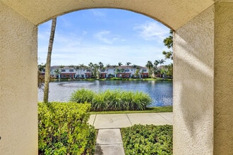 Building Photo - 228 SW 6th Ct