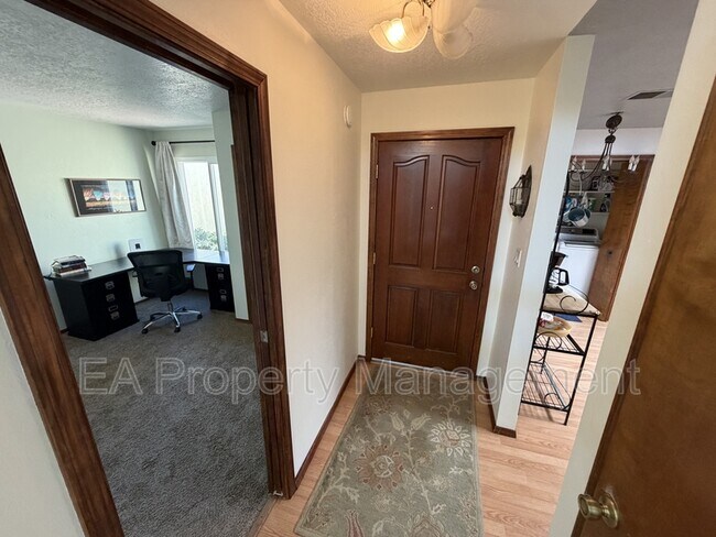 Building Photo - 4904 Purcell Dr NE