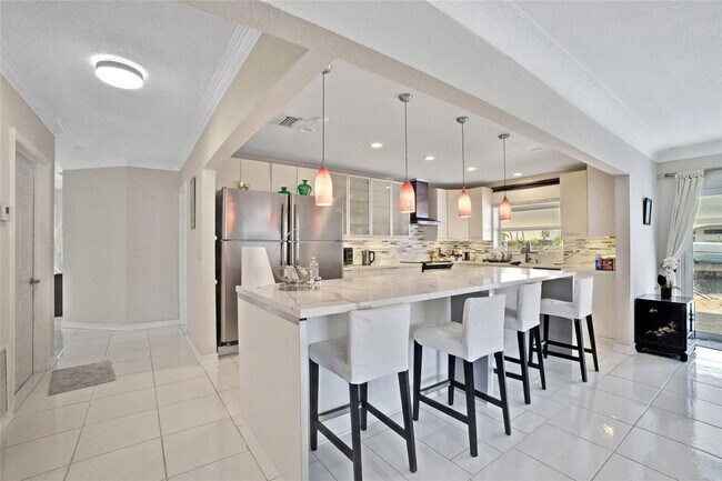 Building Photo - 1311 NE 27th Way