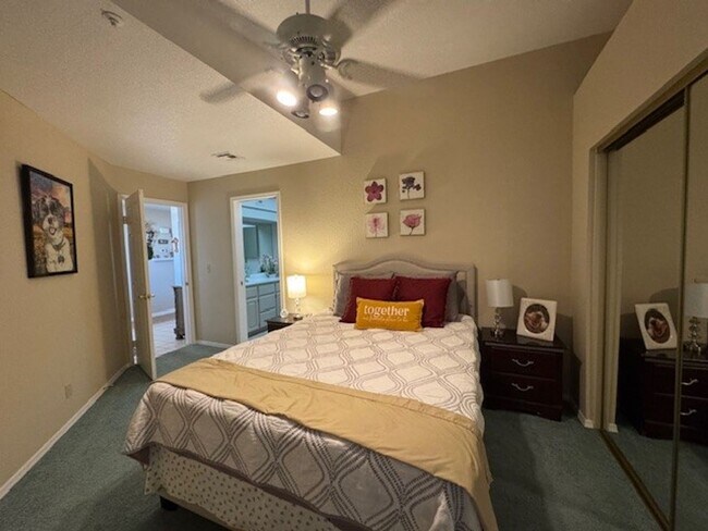 Building Photo - 3BR 3BA Townhome-Best view of the River & Laughlin Casino Skyline