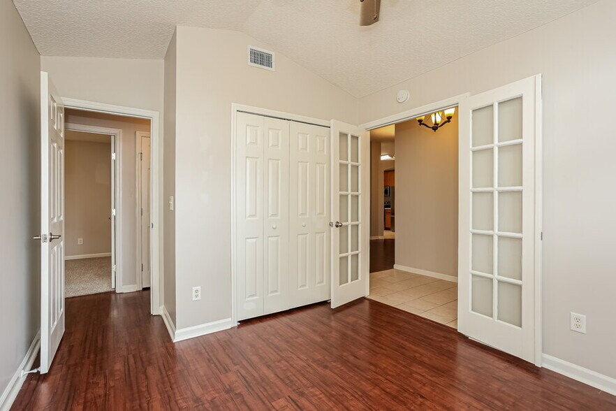 Building Photo - 3382 Westfield Dr