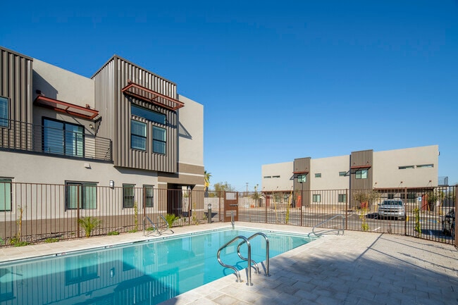 Building Photo - The Howe Apartments