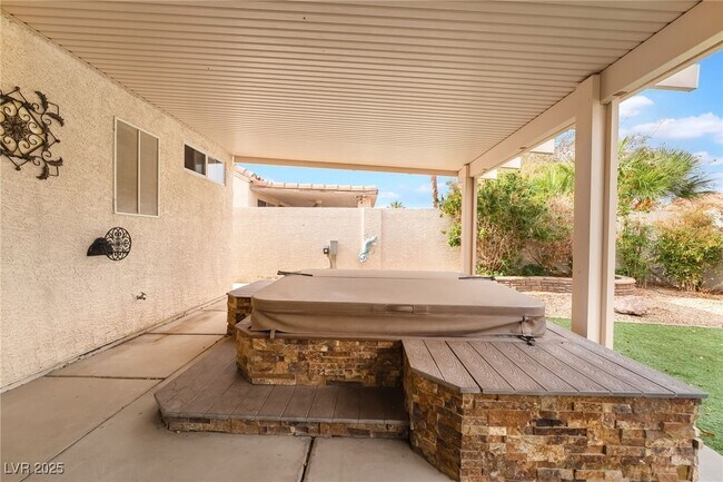 Building Photo - 812 Seco Verde Ave