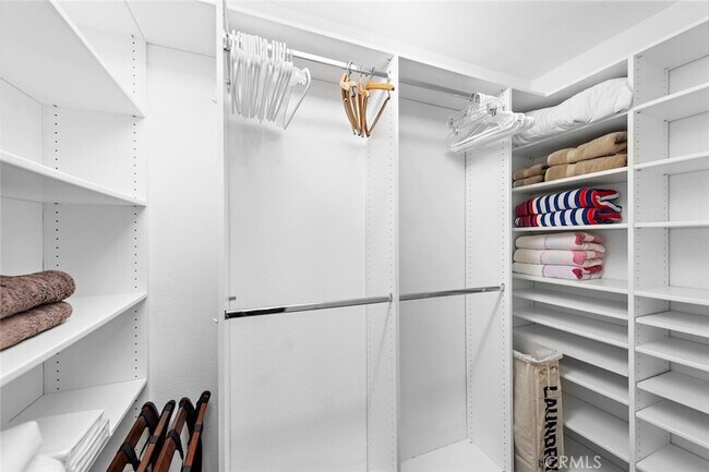 Building Photo - 31 Shorebreaker Dr