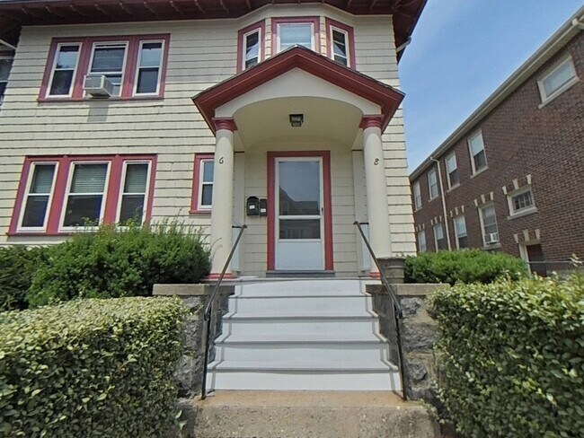 Building Photo - 8 Mapleton St
