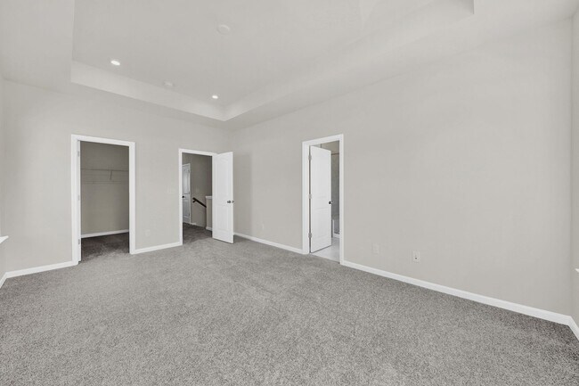 Building Photo - Beautiful End Unit Townhome In Mint Hill