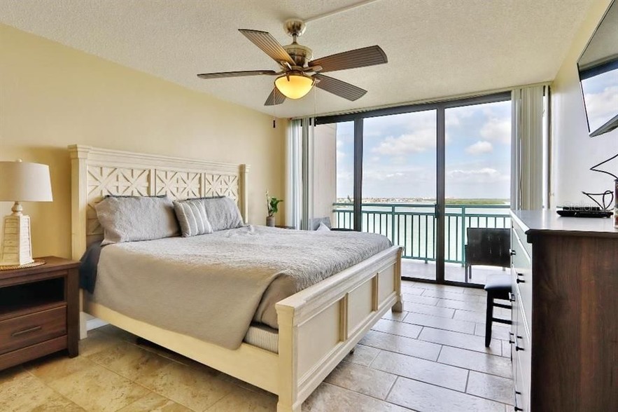Master Bedroom - 1 Key Capri Key